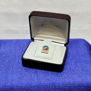 O C Tanner Freeman Hospital 35 Year Service Lapel Pin 1/10 10K Gold Original Box